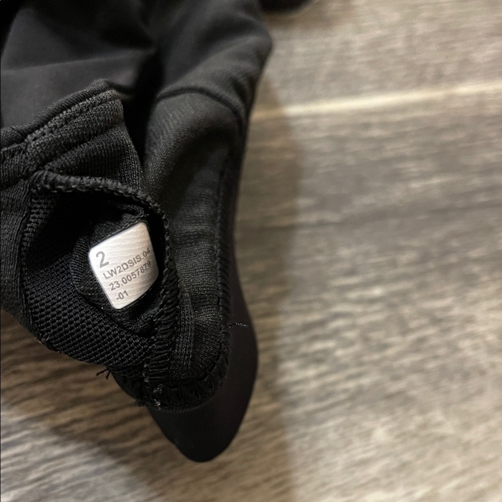 Lululemon License to Train Triangle Bra A/B *Logo. - Picture 8 of 8